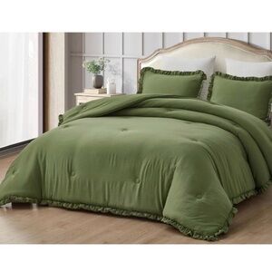 Green Ruffled Bedding Set King size lightly used. So soft w/sheets.